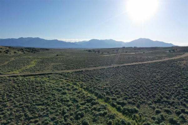 2B CALLE FELIBERTO, TAOS, NM 87529, photo 5 of 17