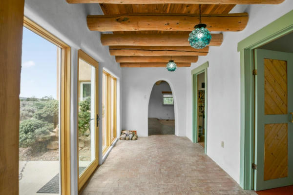 1010 CALLE CUERVO, TAOS, NM 87571, photo 4 of 30